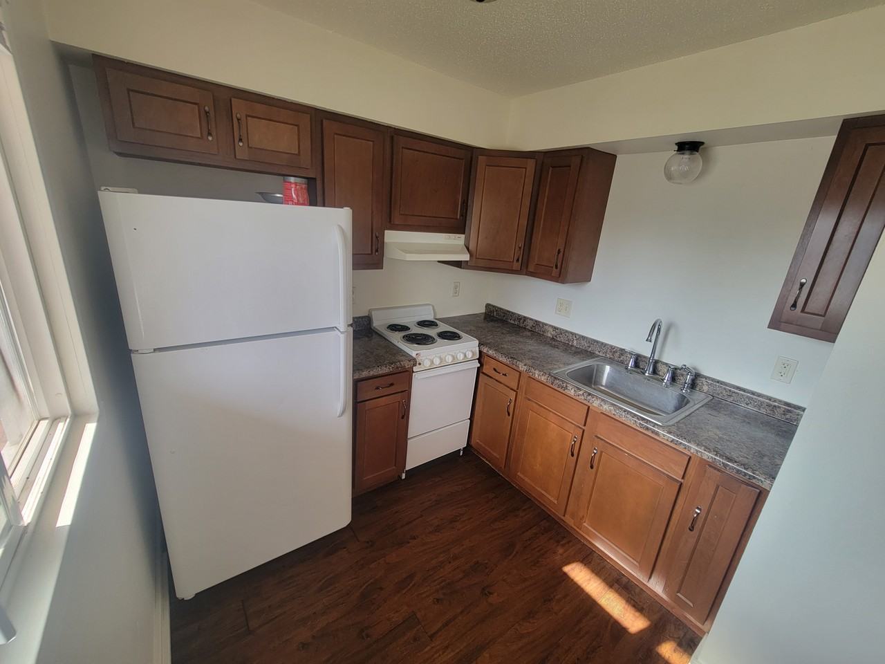 1738 La Crescent St #20 - Photo 4 of 9