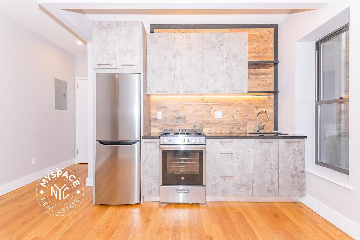 228 New York Ave #2B - Photo 3 of 10