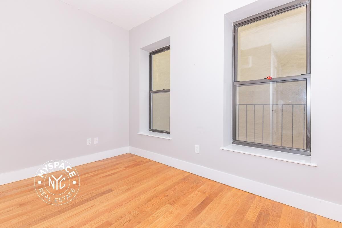 228 New York Ave #2B - Photo 4 of 10