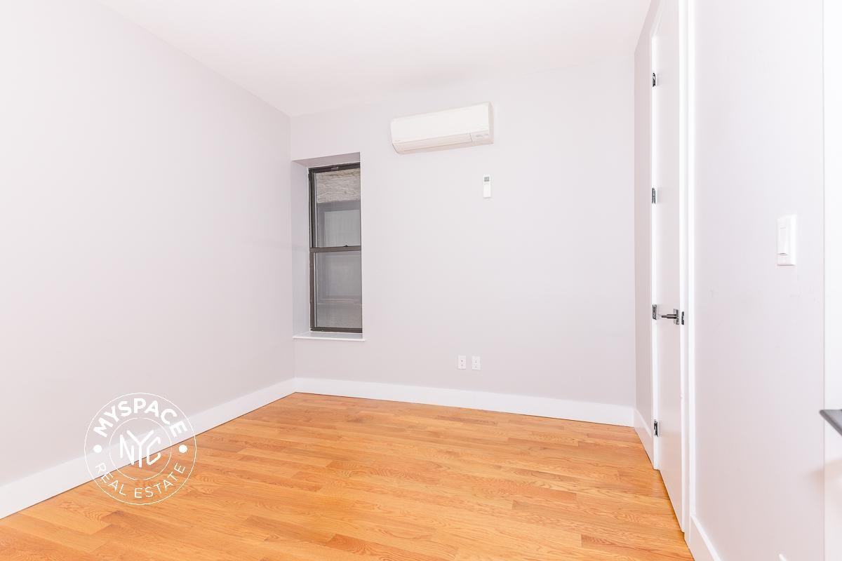 228 New York Ave #2B - Photo 6 of 10