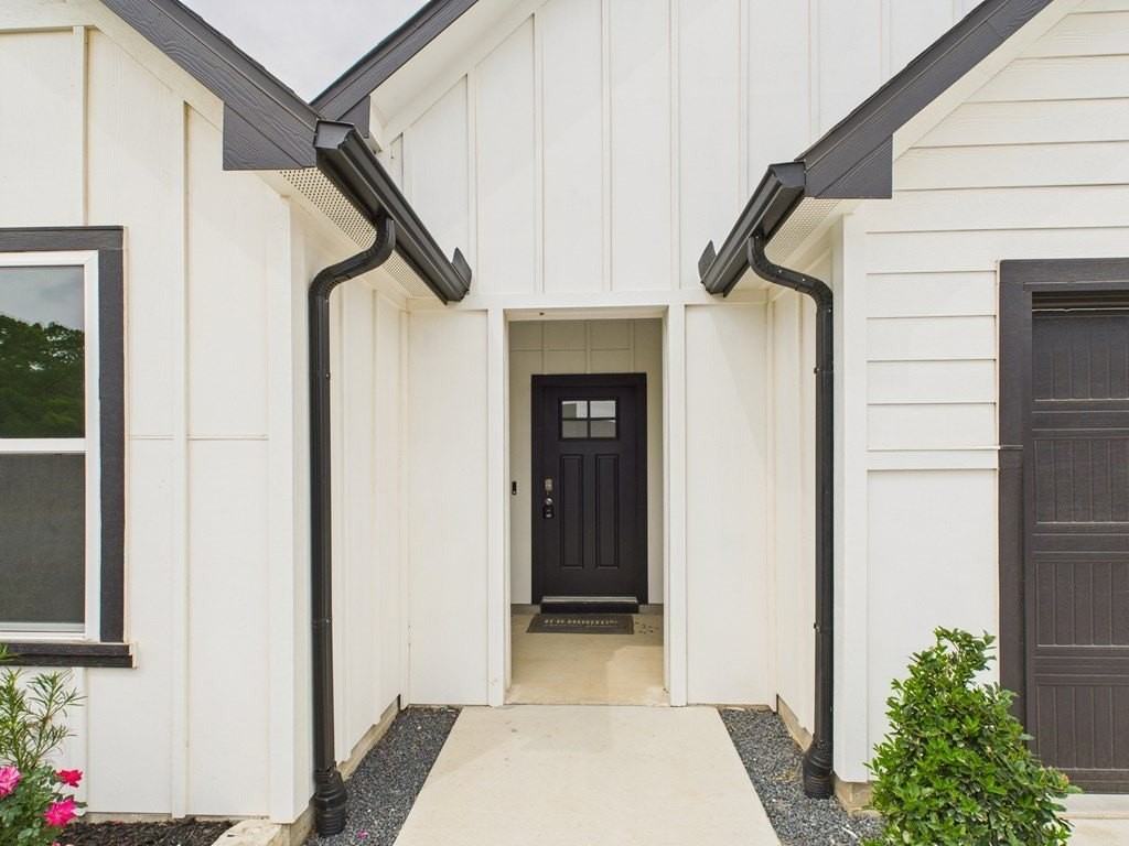 724 Grace Ln - Photo 2 of 46