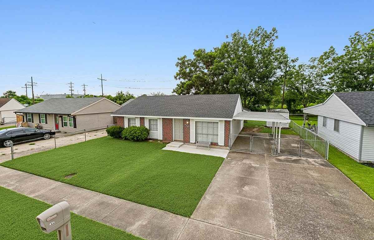 416 Gerrie Ct - Photo 2 of 16