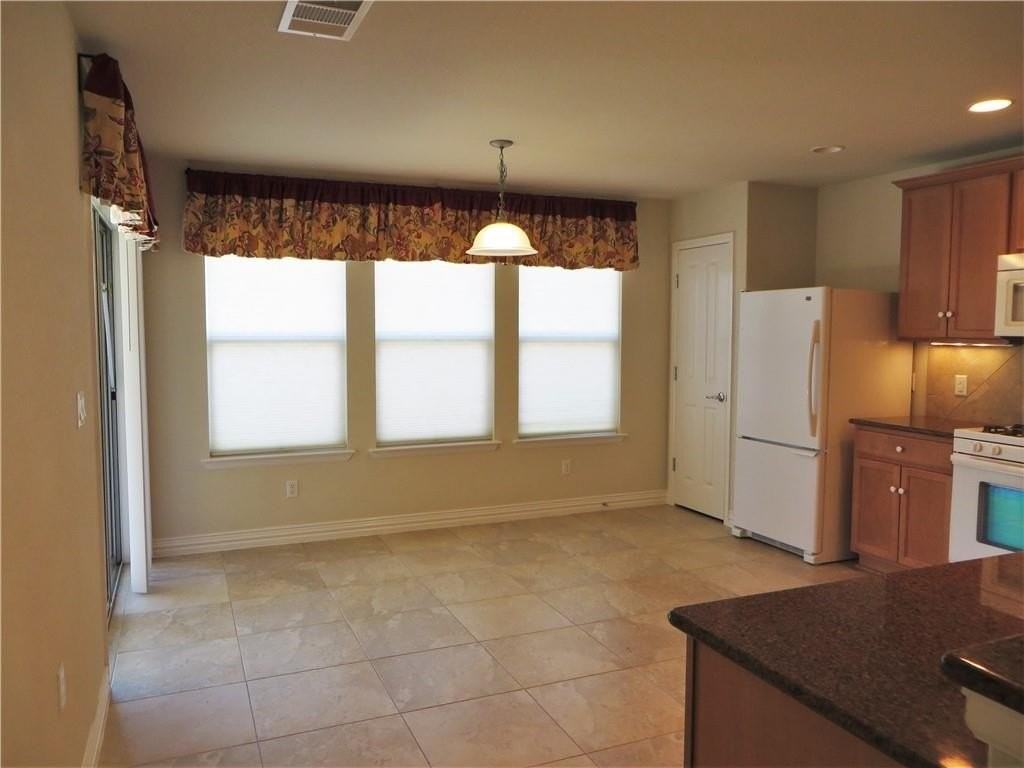 109 Eisenhower Ct - Photo 4 of 20