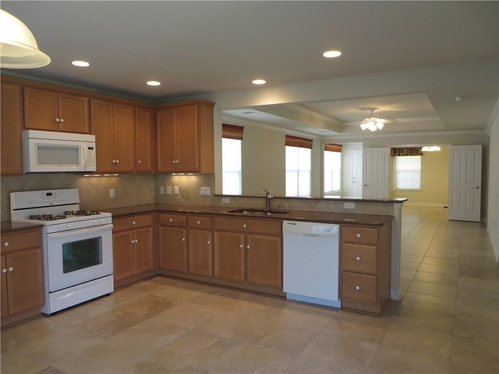 109 Eisenhower Ct - Photo 5 of 20