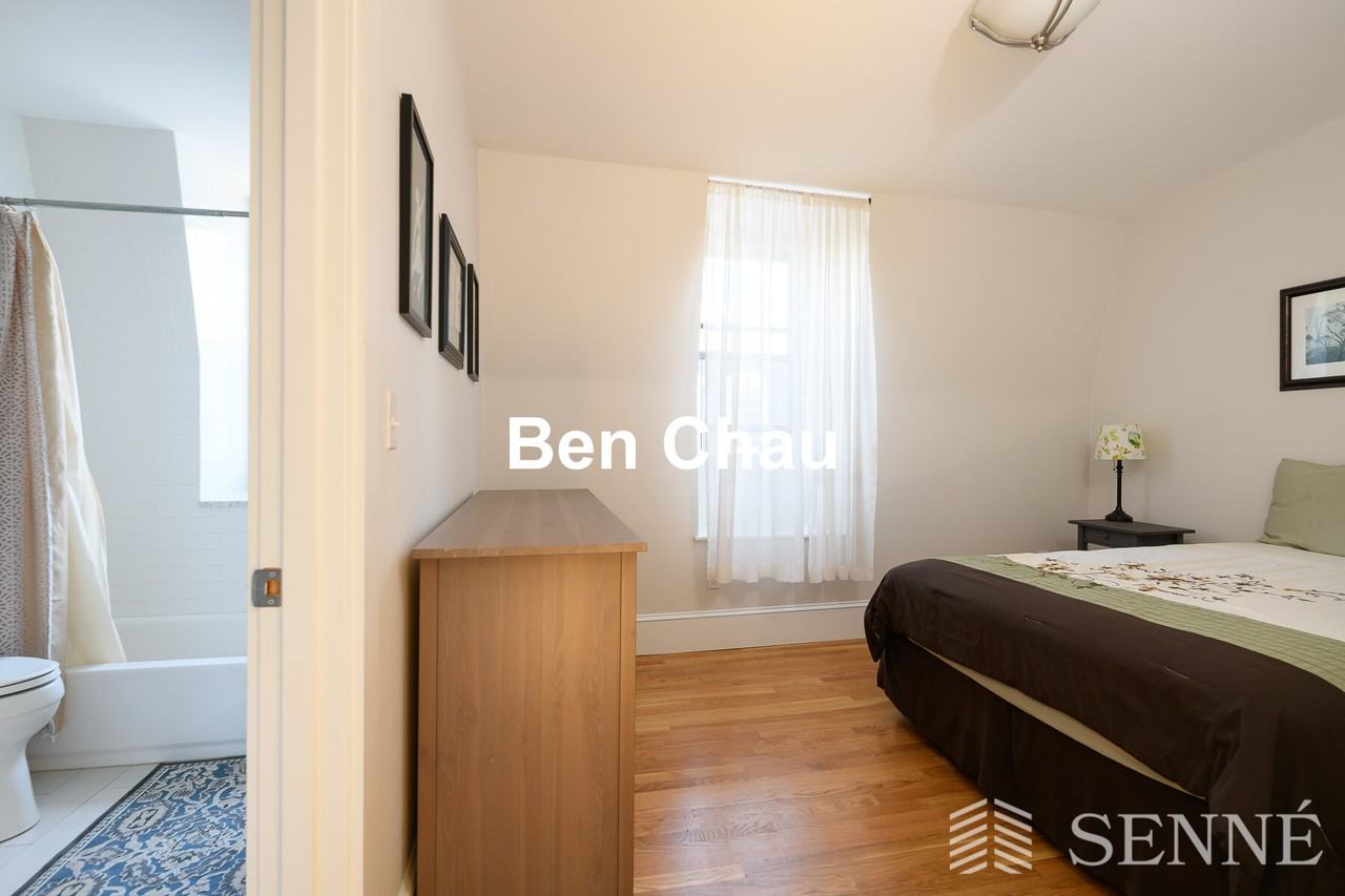 87 3rd St #1B - Photo 5 of 9