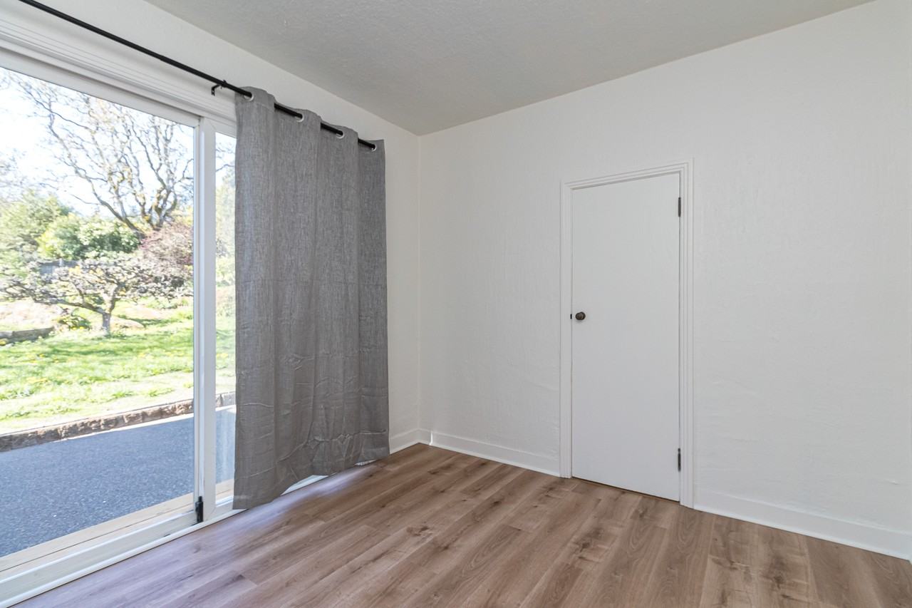 1031 Tulip Avenue - Photo 2 of 7