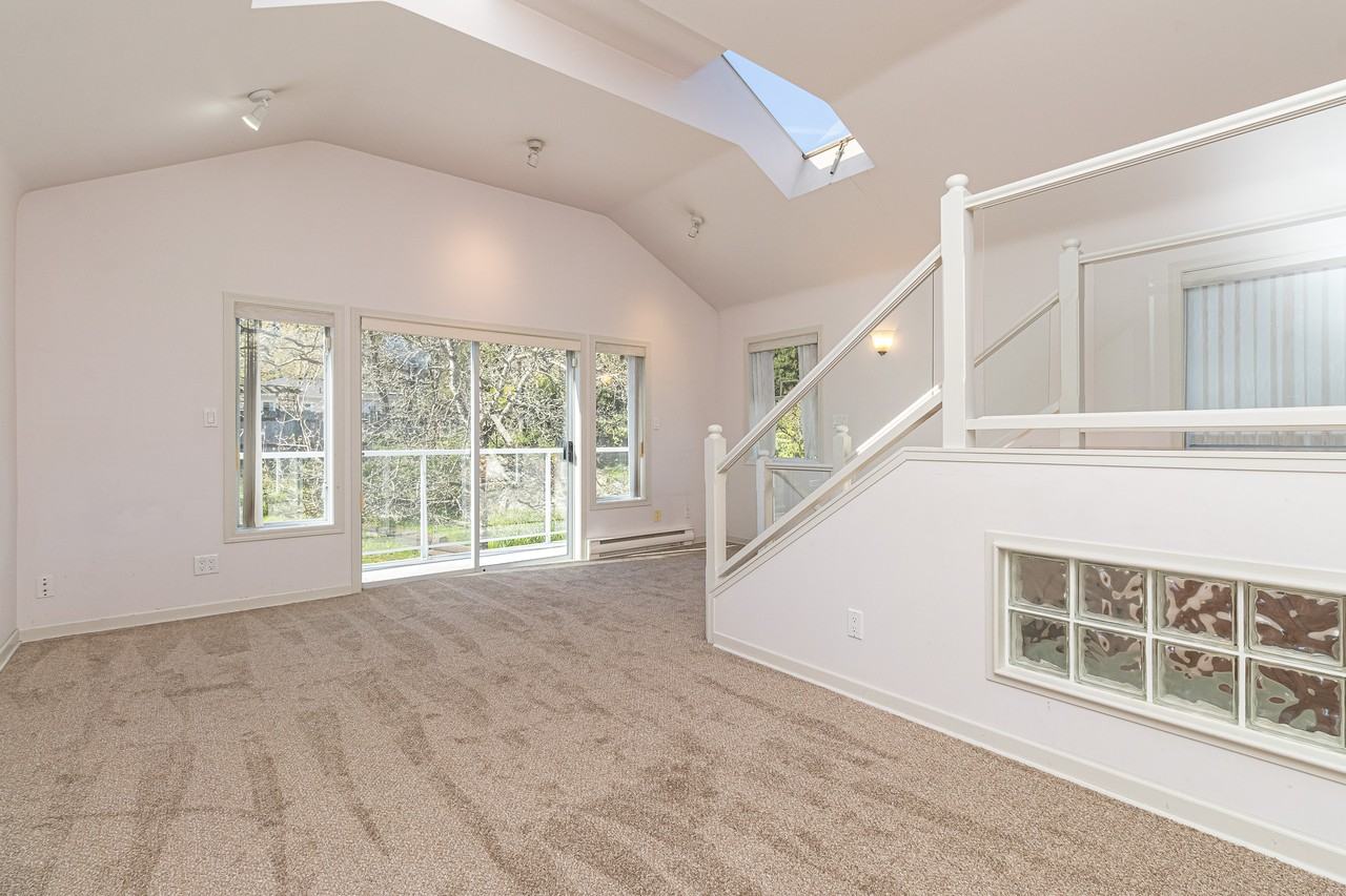 1031 Tulip Avenue - Photo 3 of 7