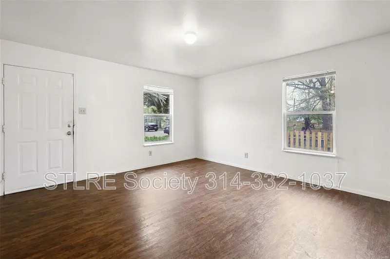 828 Bell Ave - Photo 2 of 14