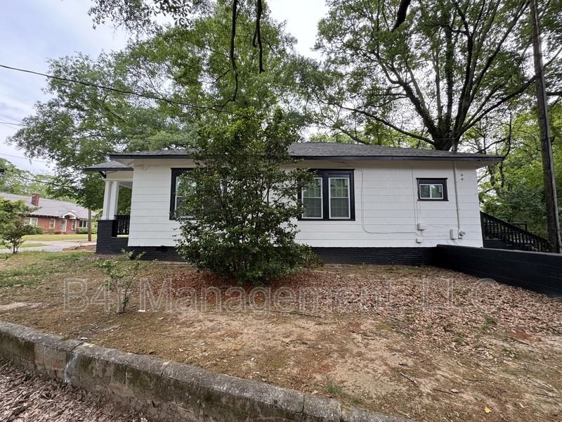 404 Hill St - Photo 2 of 27