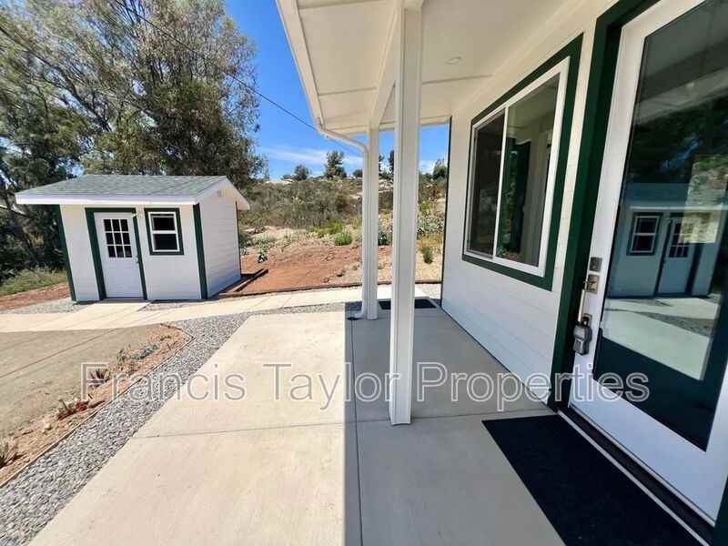 13604 Glen Ln - Photo 3 of 15