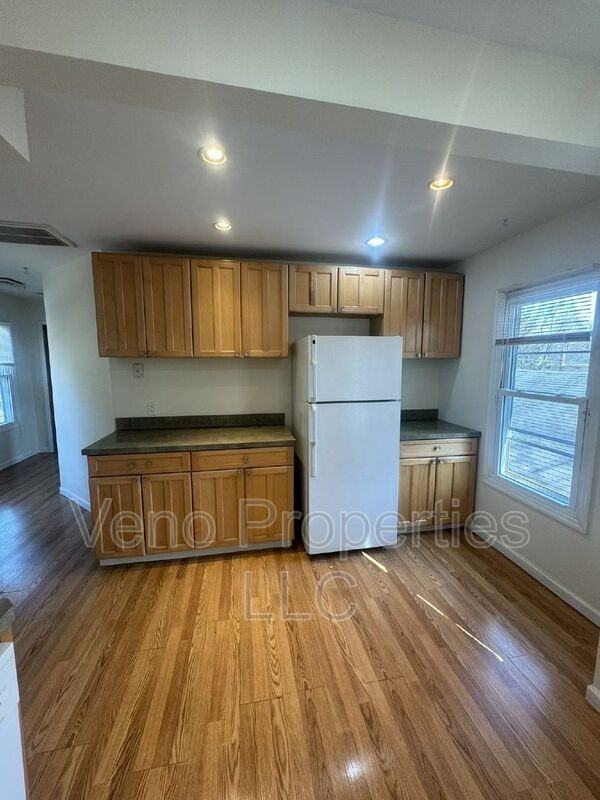 83 Middle St #2 - Photo 6 of 16