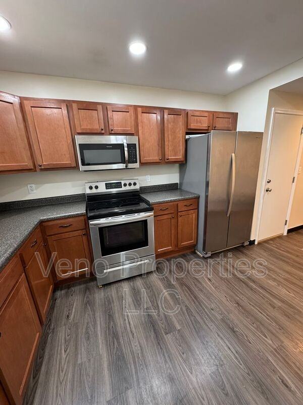 219 Spring Ave #1 - Photo 3 of 17