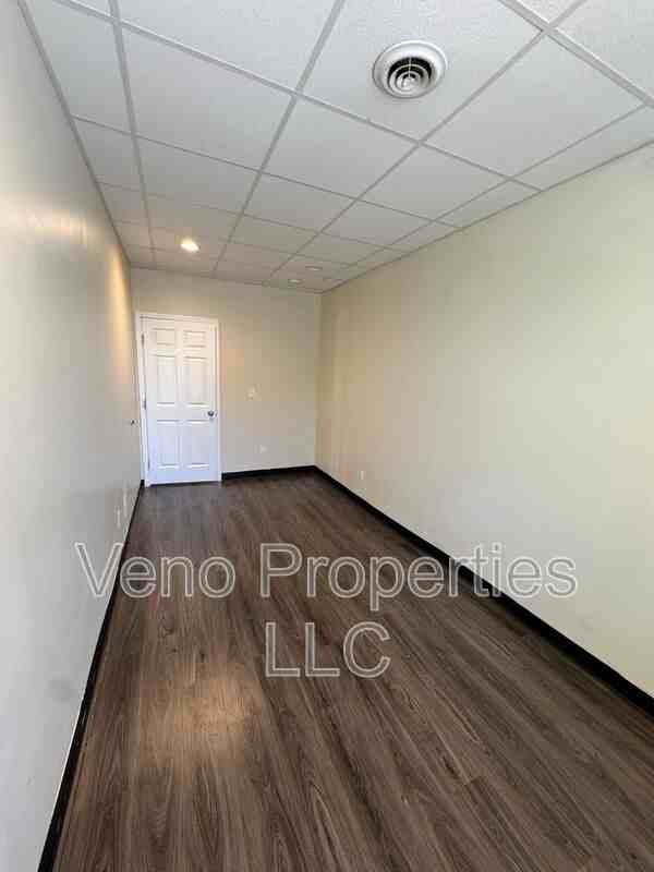 219 Spring Ave #1 - Photo 5 of 17