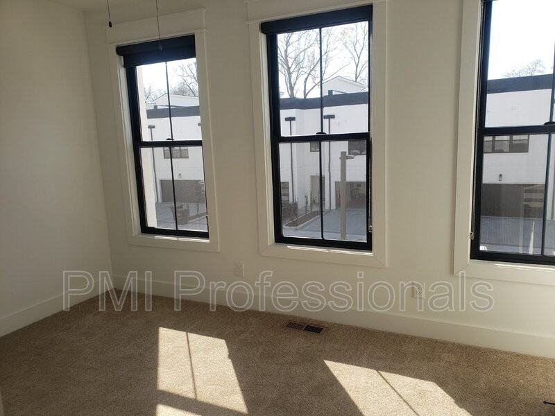 209 Mcauliffe St - Photo 4 of 12