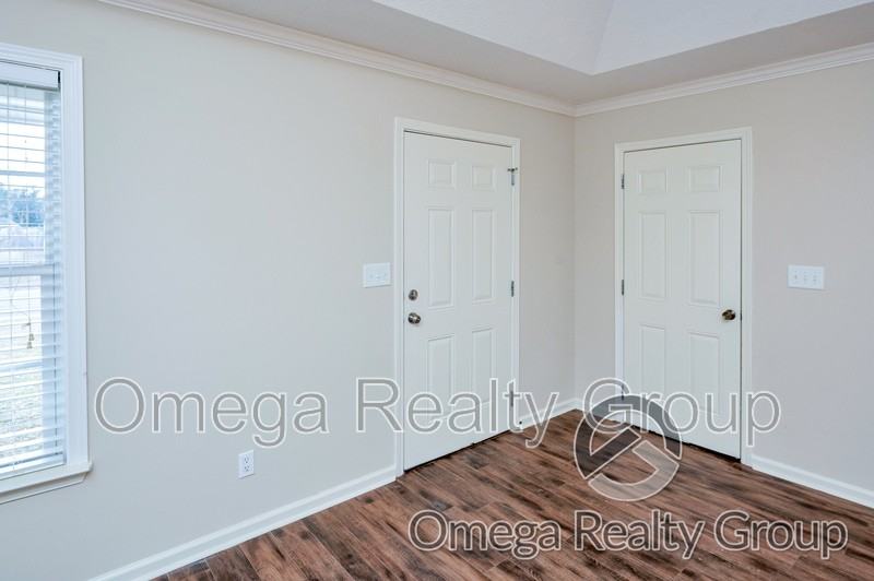 18488 Thoroughbred Dr - Photo 7 of 36