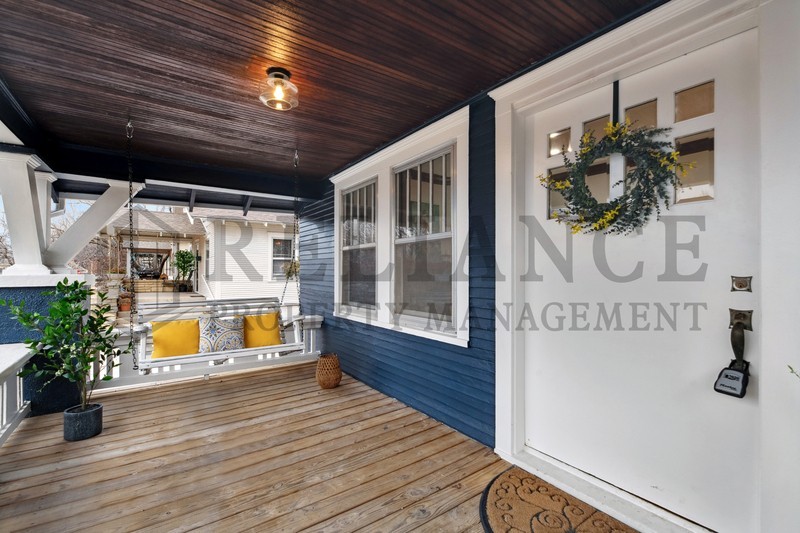 236 N Holyoke St - Photo 5 of 50