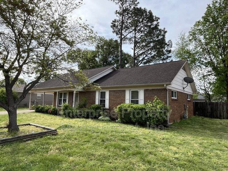 6967 Dawnhill Rd - Photo 3 of 25