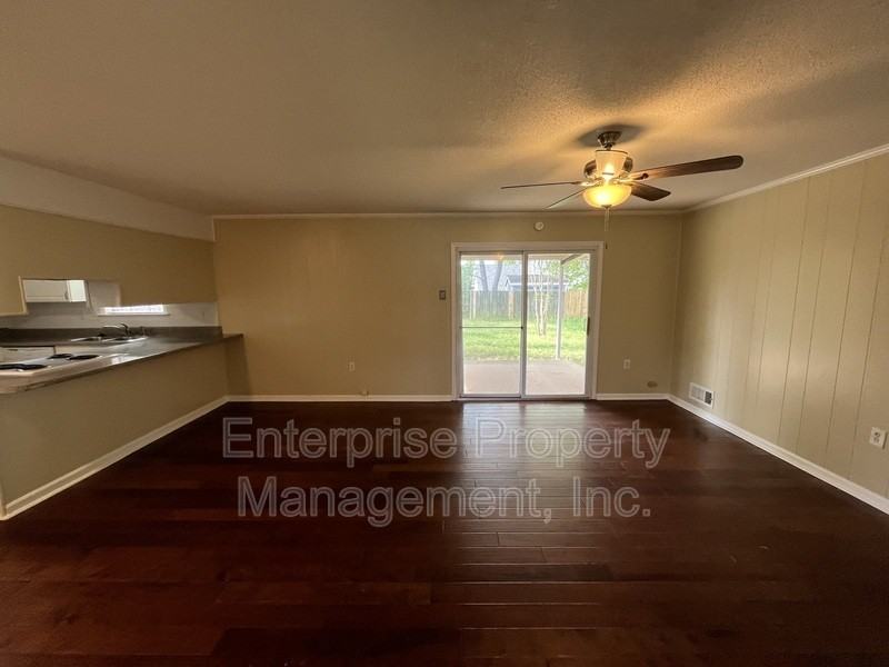 6967 Dawnhill Rd - Photo 6 of 25