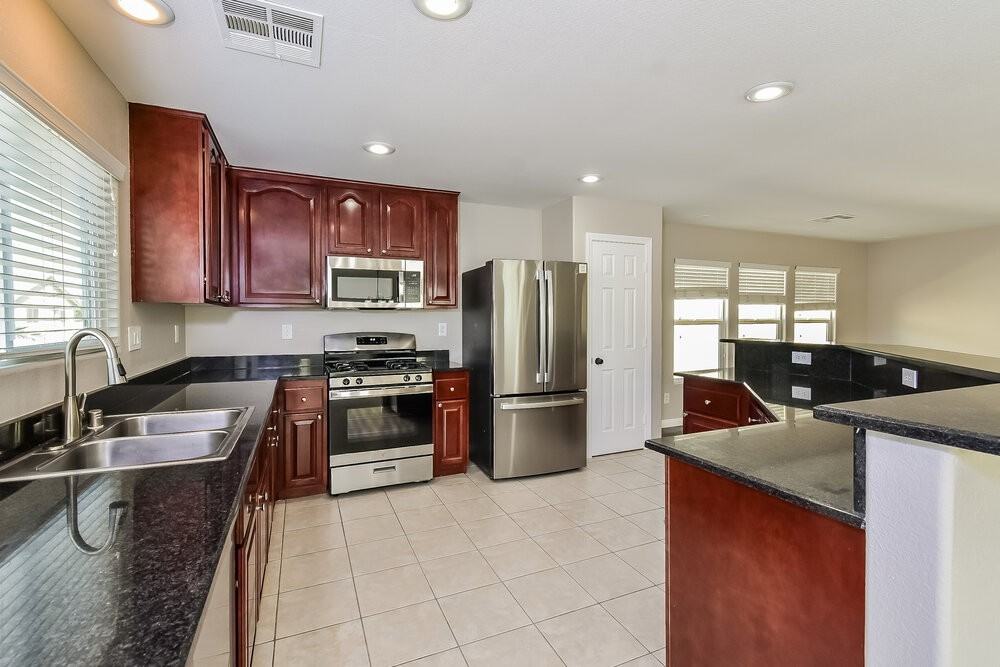 5304 Welch Valley Ave - Photo 7 of 17