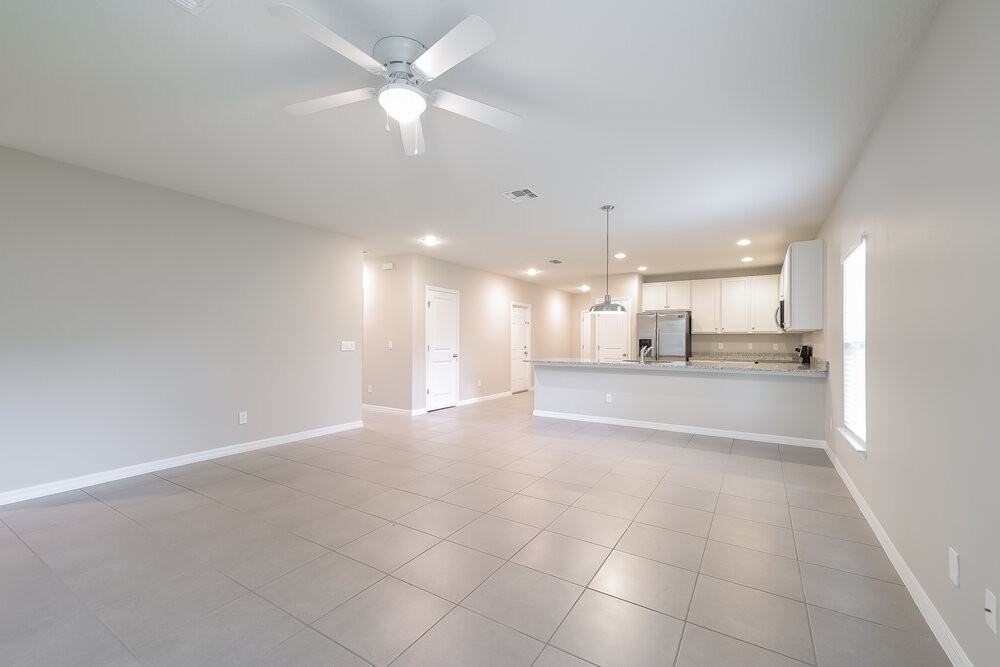 1201 Croydon Cir - Photo 4 of 16