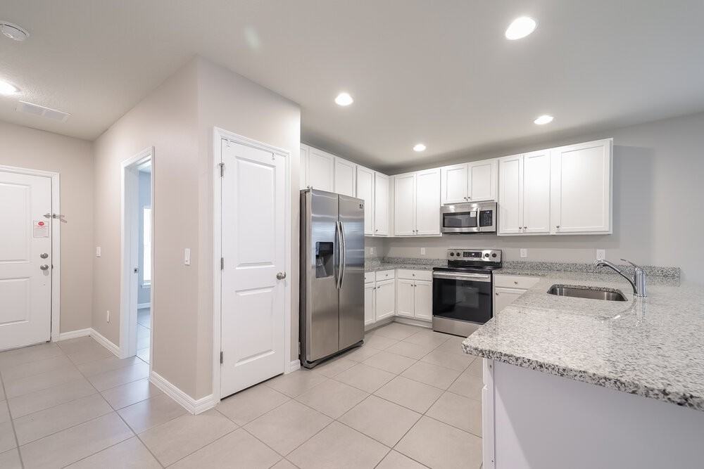 1201 Croydon Cir - Photo 7 of 16