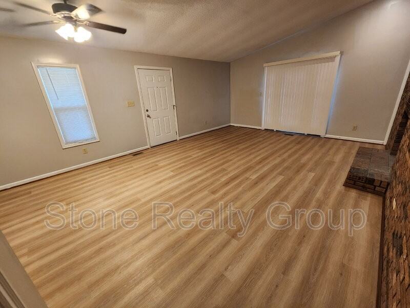 3357 E Margaret Dr - Photo 2 of 12