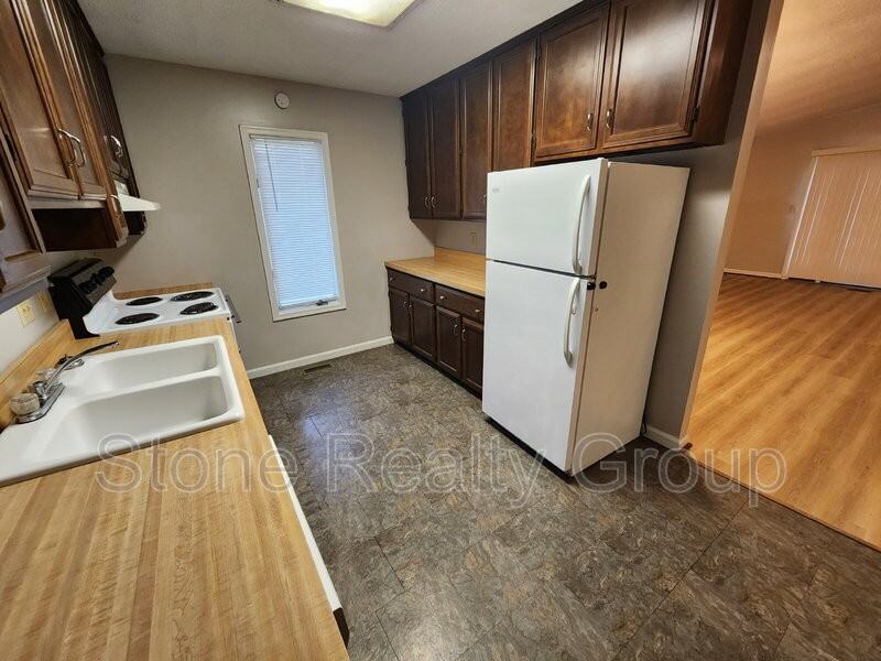 3357 E Margaret Dr - Photo 3 of 12