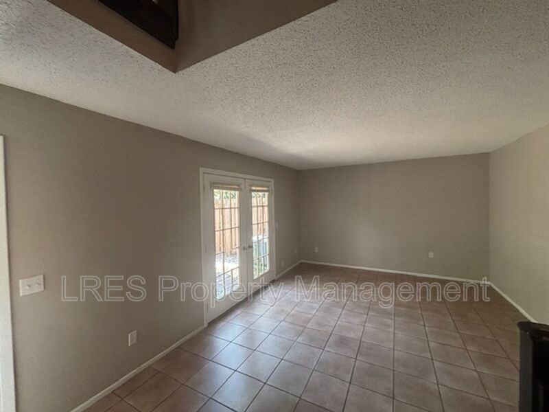 4620 Lighthouse Cir - Photo 4 of 16