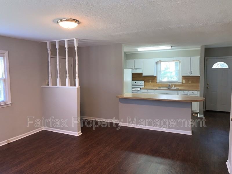 3221 Dearborn Dr - Photo 4 of 23