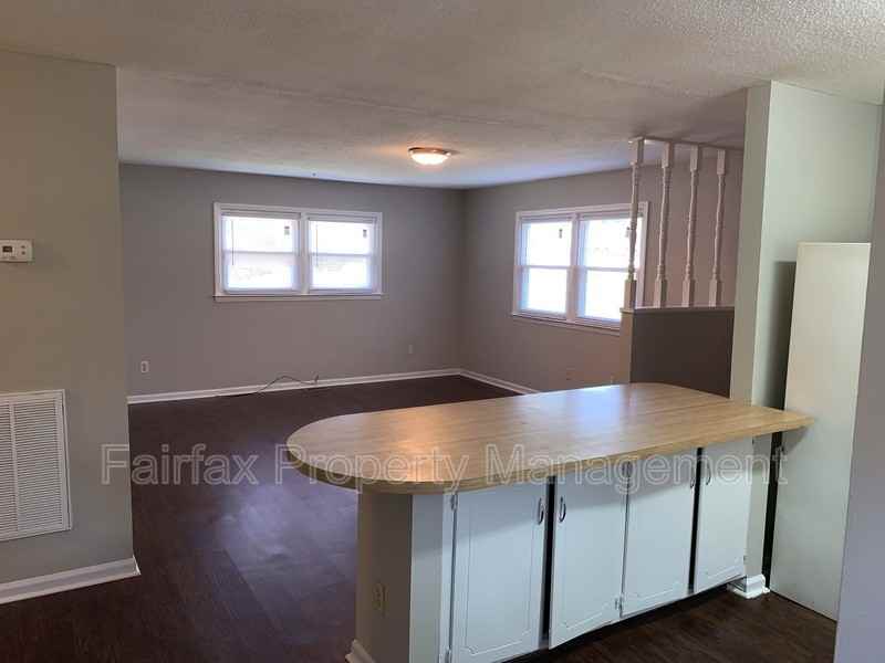 3221 Dearborn Dr - Photo 6 of 23