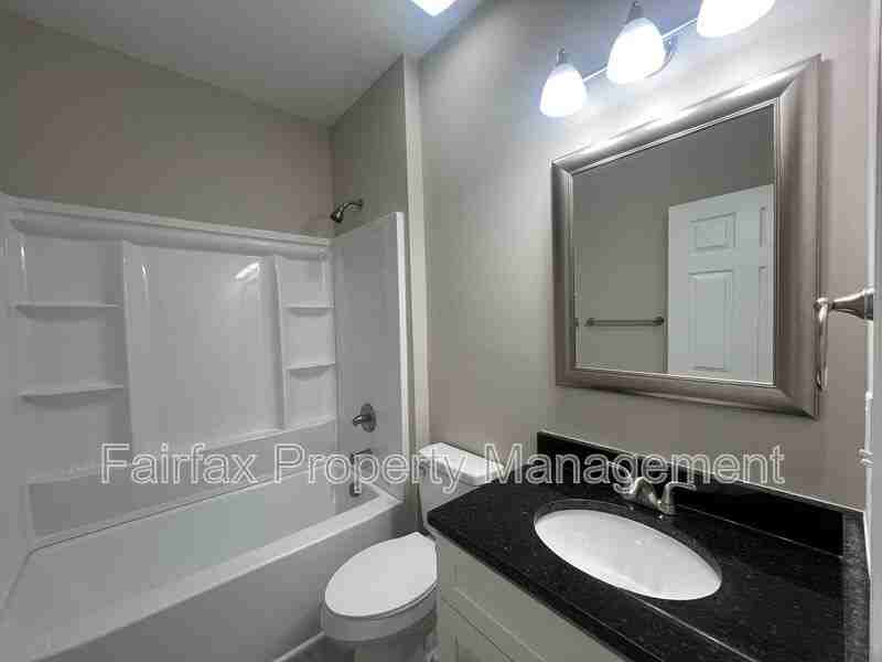 2309 Owen St #B - Photo 4 of 15