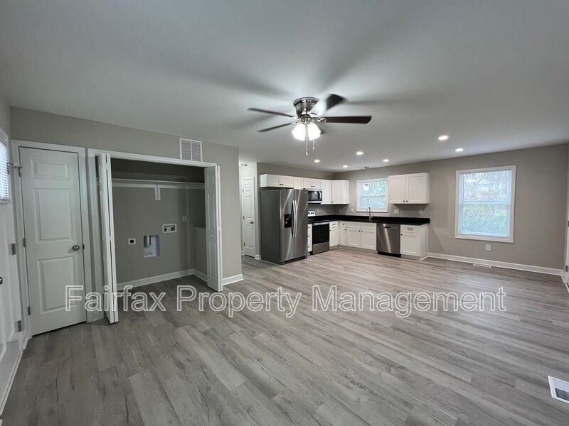 2311 Owen St #C - Photo 2 of 8