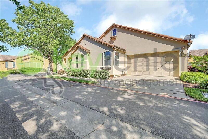 1096 Marseille Ln - Photo 2 of 36