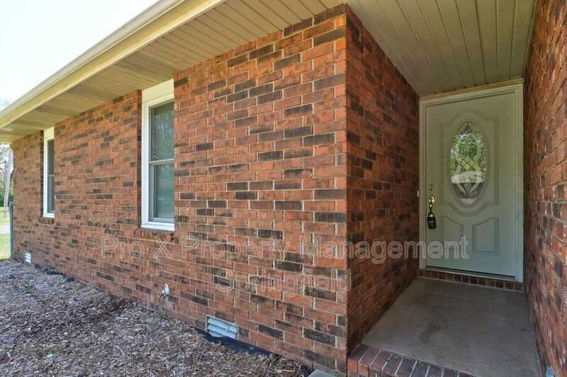 1022 W Mcgee St - Photo 3 of 20