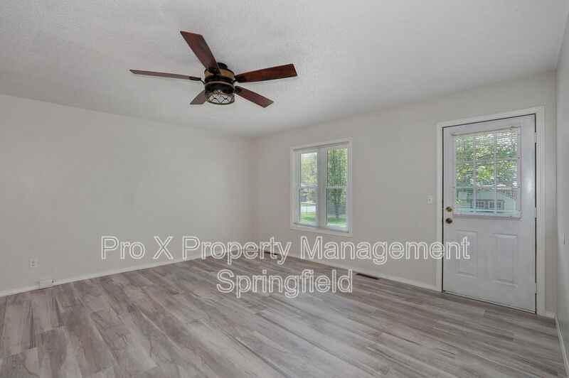 1022 W Mcgee St - Photo 7 of 20
