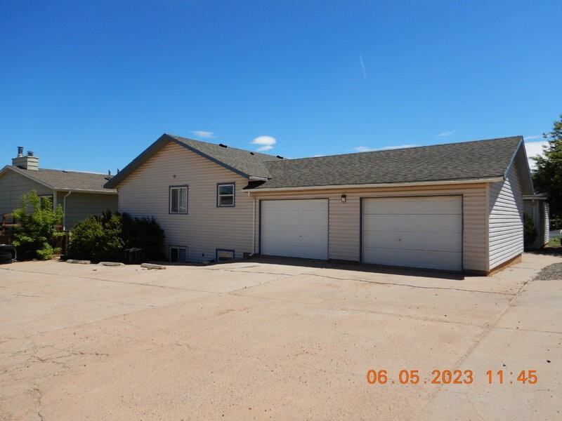 1166 N 19th St #A - Photo 2 of 20