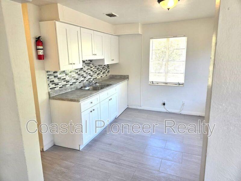 3405 E 21st Ave - Photo 2 of 12