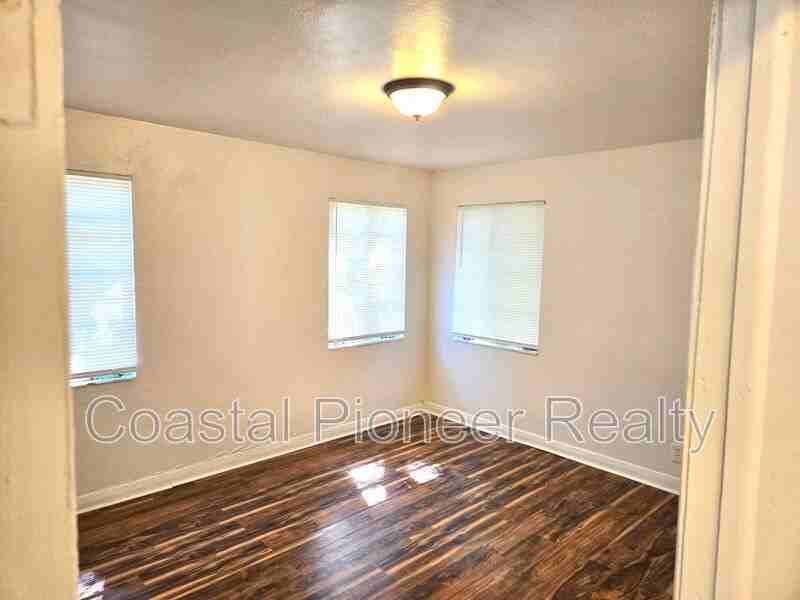 3405 E 21st Ave - Photo 7 of 12