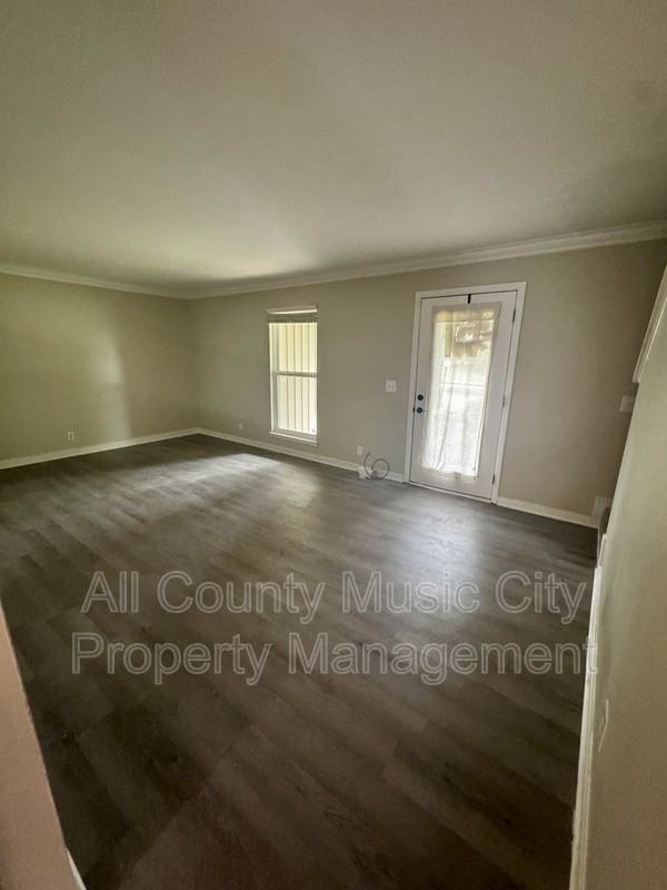 142 Saddle Tree Ct - Photo 3 of 13