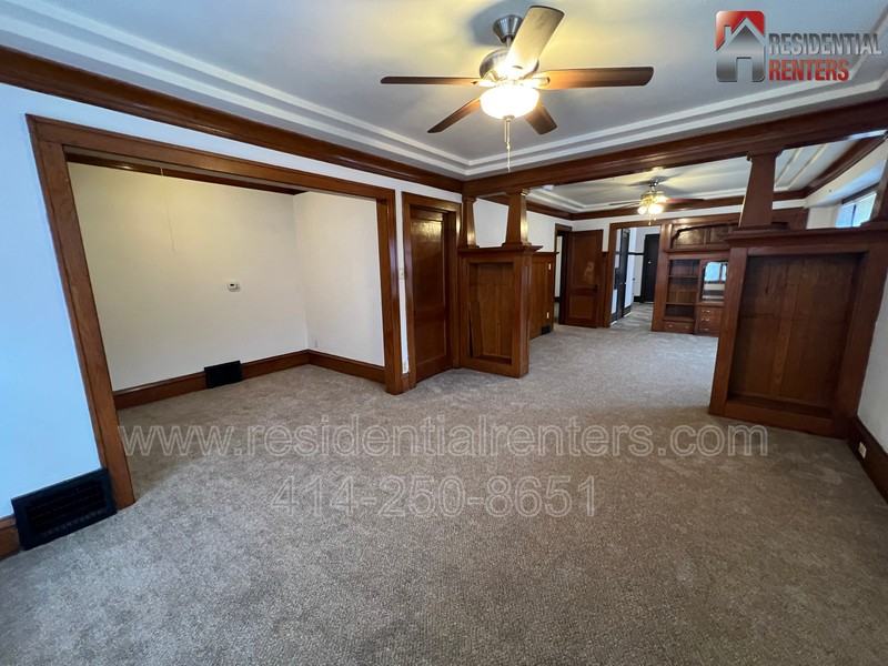 2742 N 40th St - Photo 3 of 19