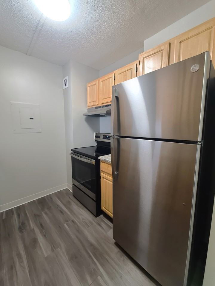 40 Westwind Rd #657 - Photo 2 of 13