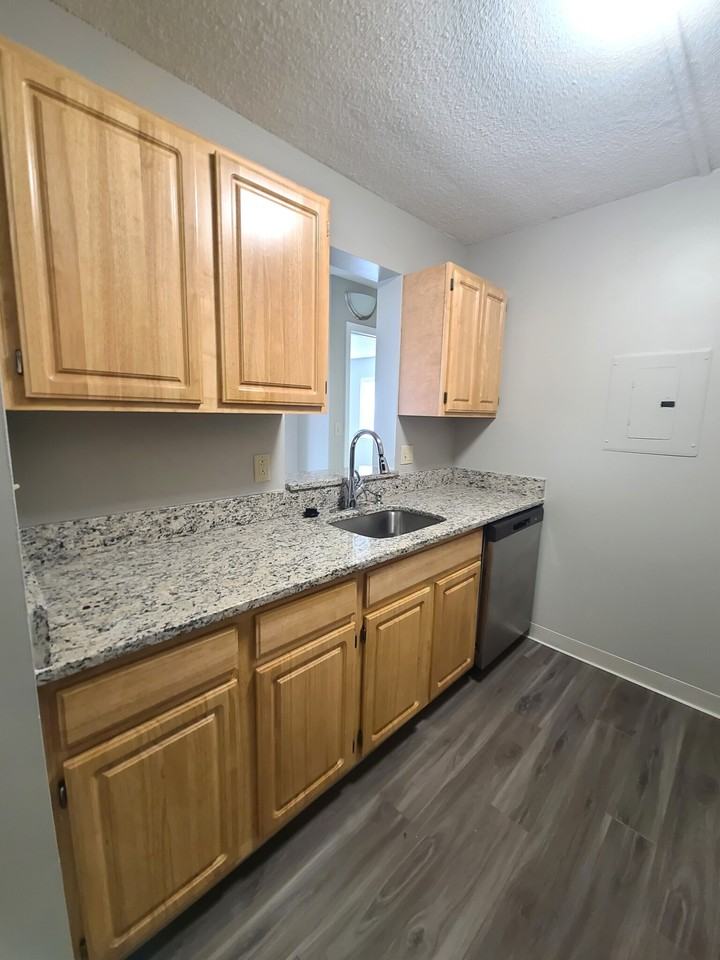 40 Westwind Rd #657 - Photo 3 of 13