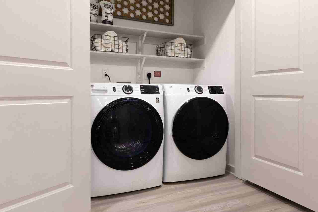 3636 W Dallas St - Photo 7 of 10