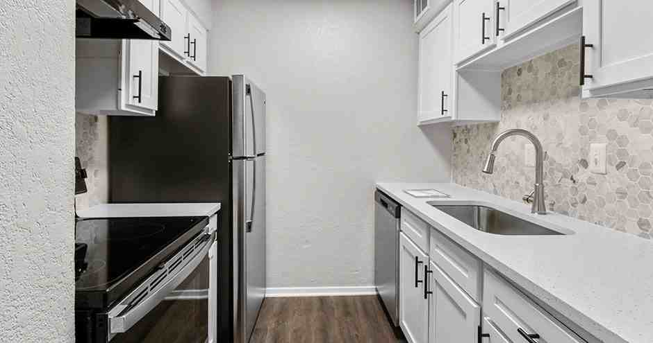 Granada - Photo 2 of 46