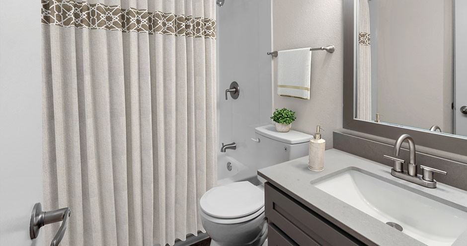 Granada - Photo 7 of 46