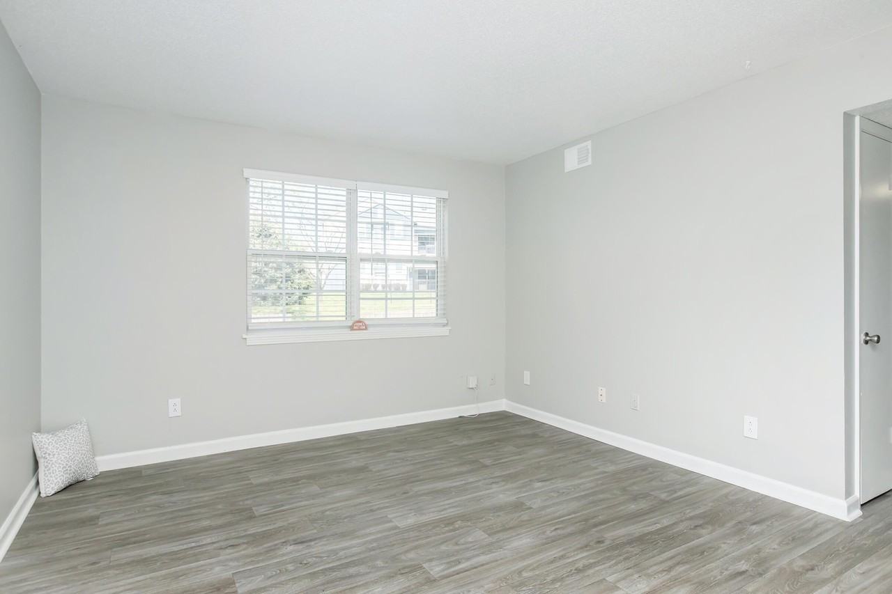 Eagles Crest at Durrett - Photo 2 of 51