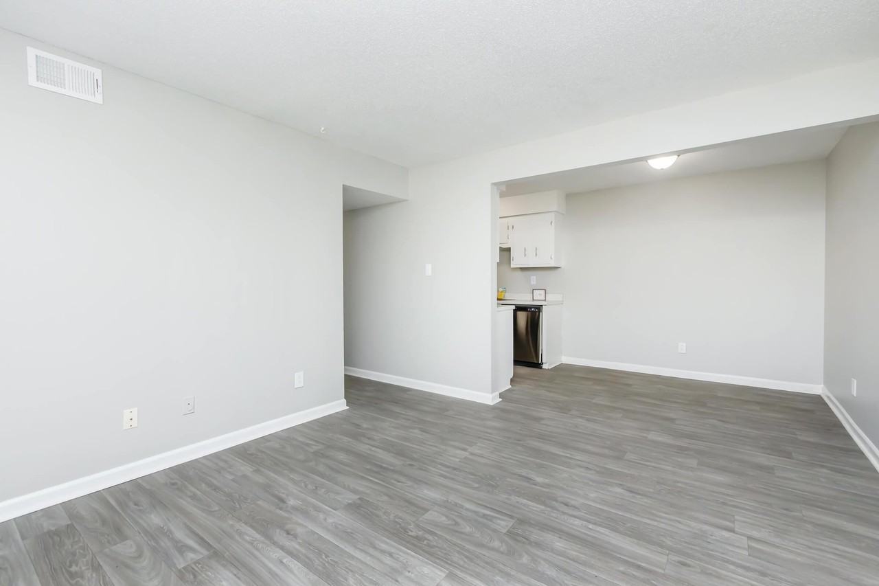 Eagles Crest at Durrett - Photo 3 of 51