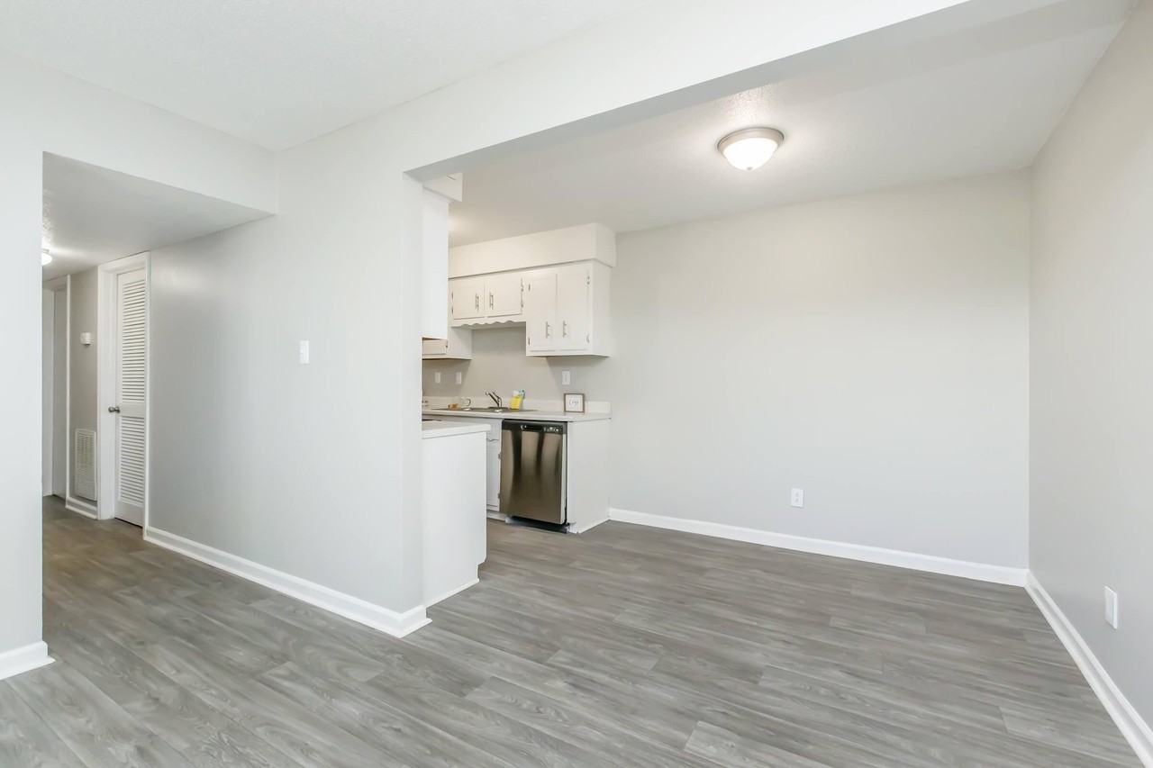 Eagles Crest at Durrett - Photo 6 of 51