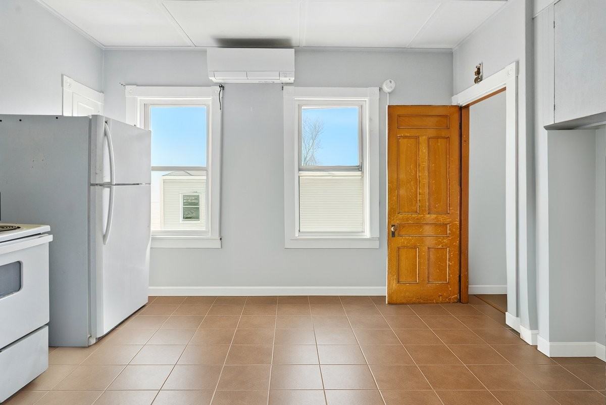 310 Turner St #2 - Photo 4 of 11