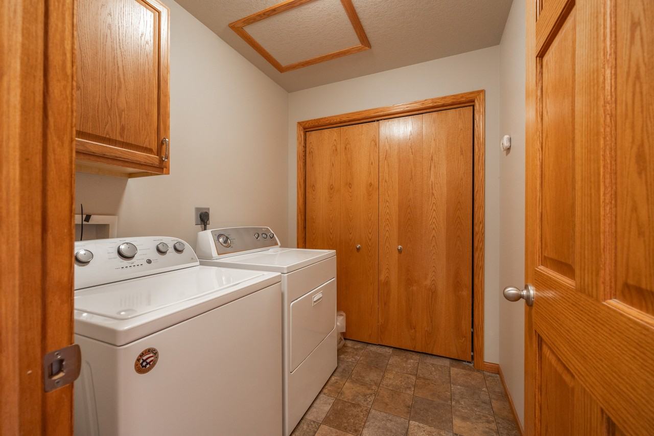 205 E 5th St #205 - Photo 4 of 24